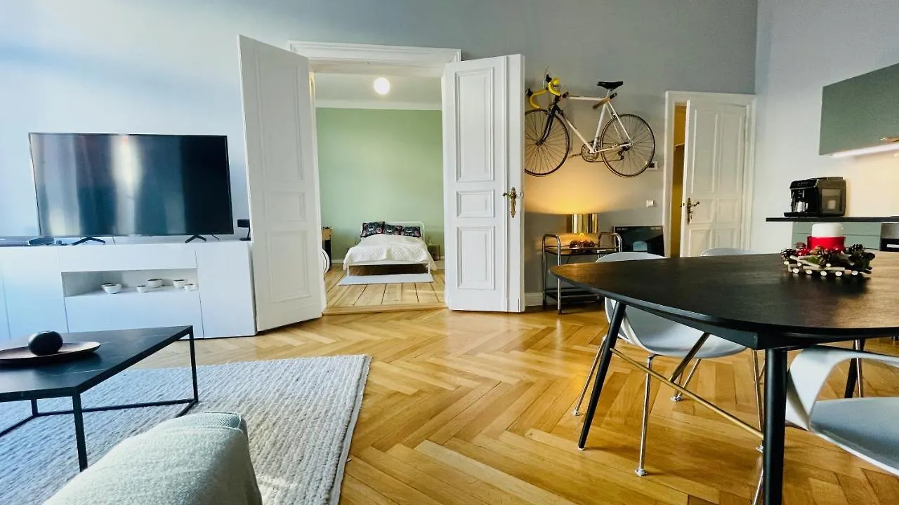 Stylish Design Apartment Very Close To Kurfurstendamm At Savignyplatz 베를린