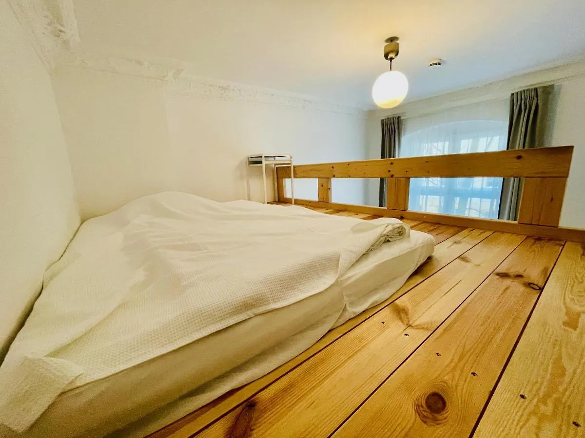 Stylish Design Apartment Very Close To Kurfurstendamm At Savignyplatz 베를린 독일