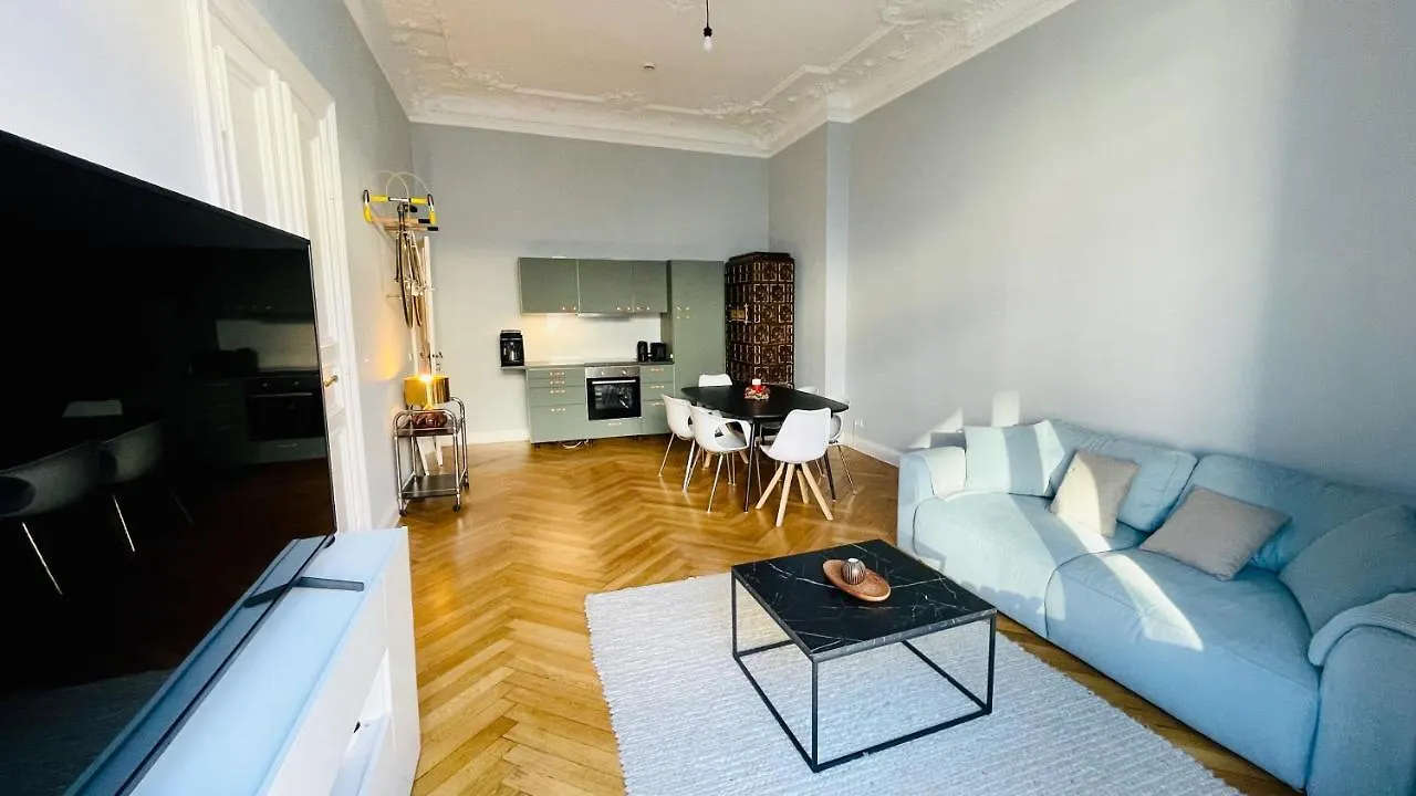Contatti di Stylish Design Apartment Very Close To Kurfuerstendamm At Savignyplatz